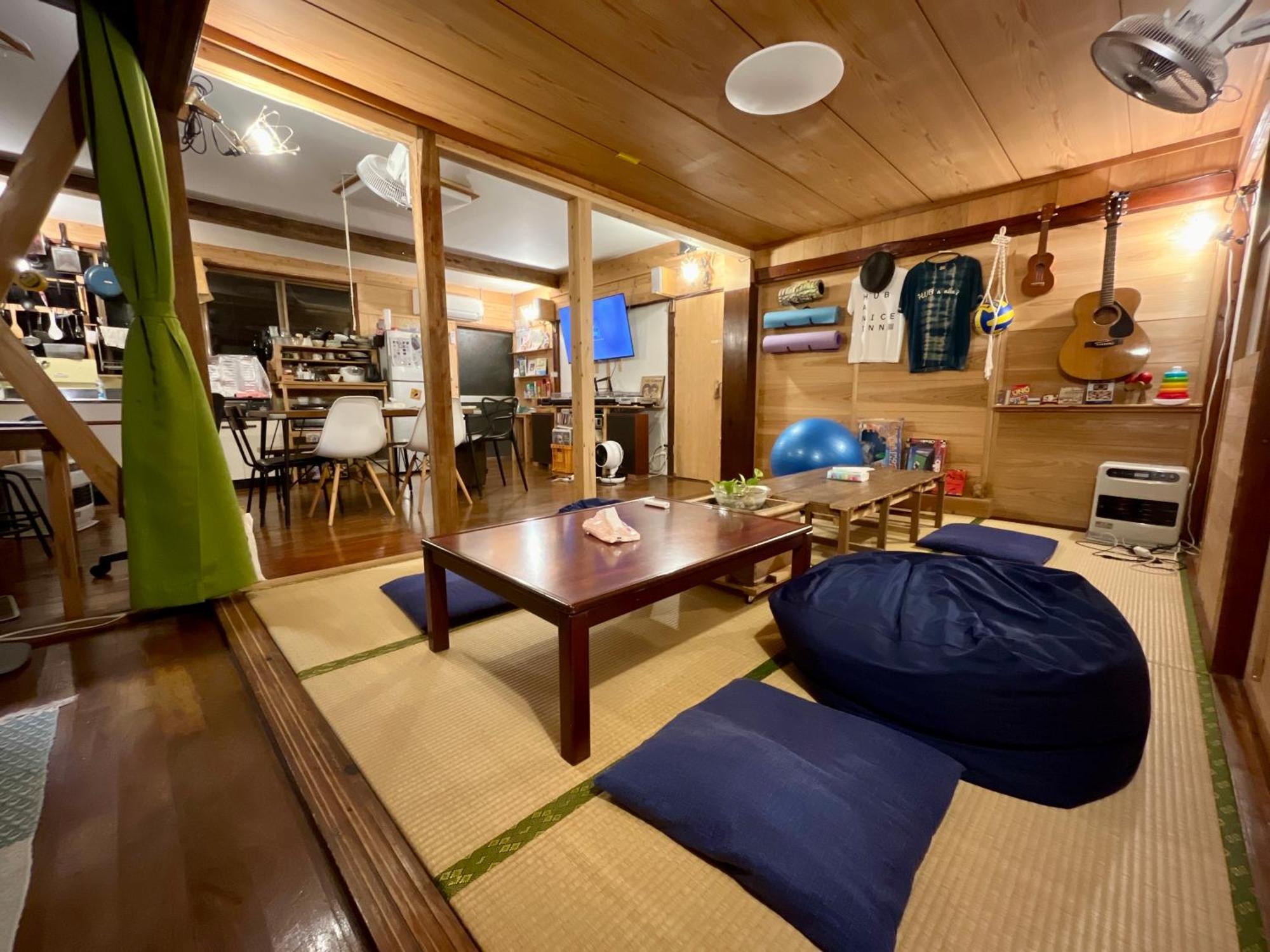 奄美ゲストハウス Hub A Nice Inn Setouchi  Exteriör bild